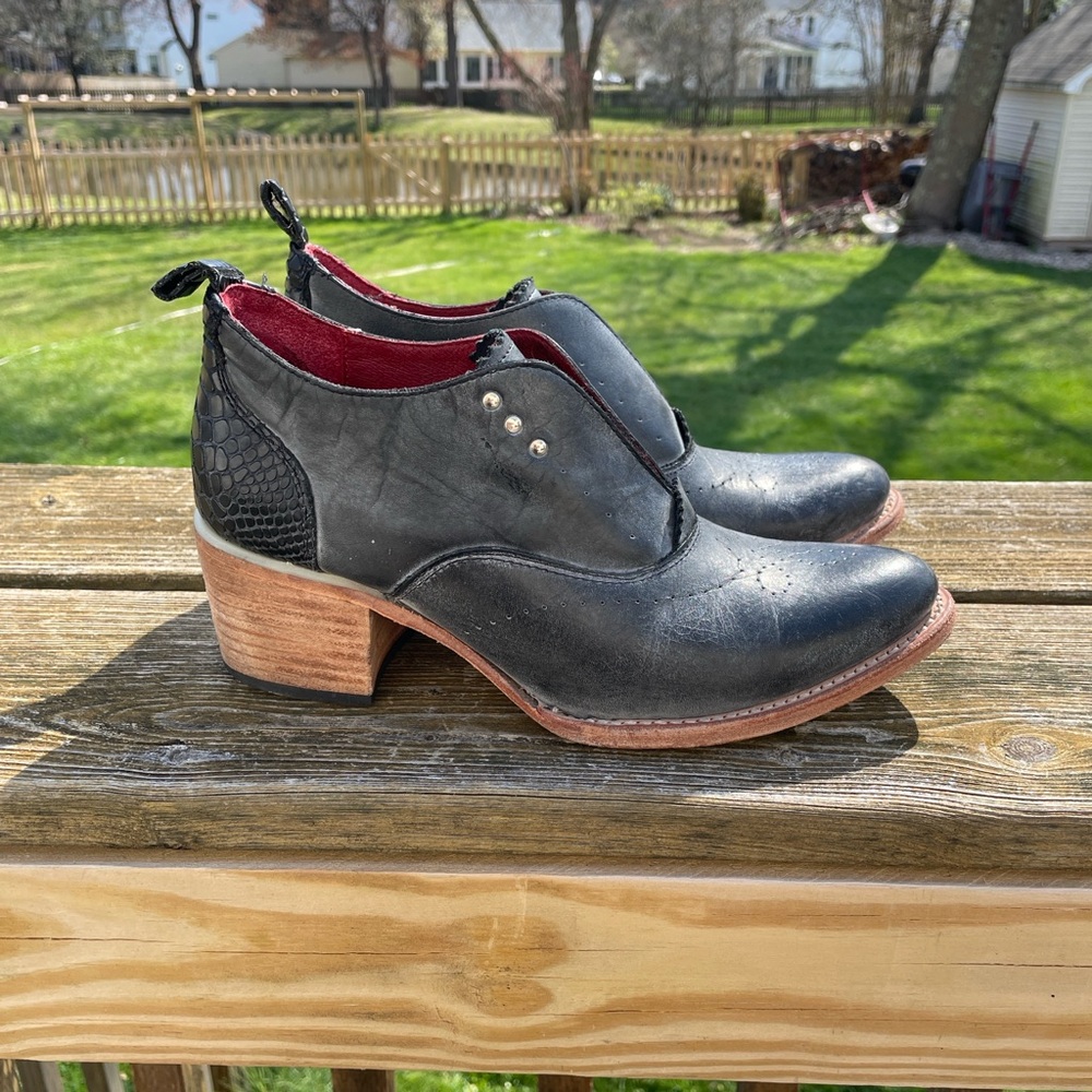 Freebird by Steven Sz 8 Sadie Black Leather Booties Wood Block Heel Snake Accent - Picture 8 of 14